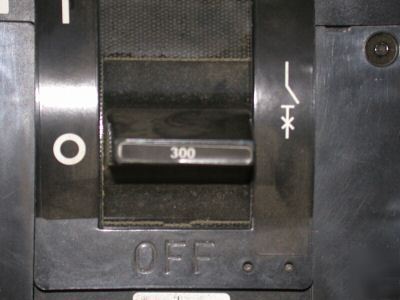 New 800 amp i-line square d service entrance. in box. 